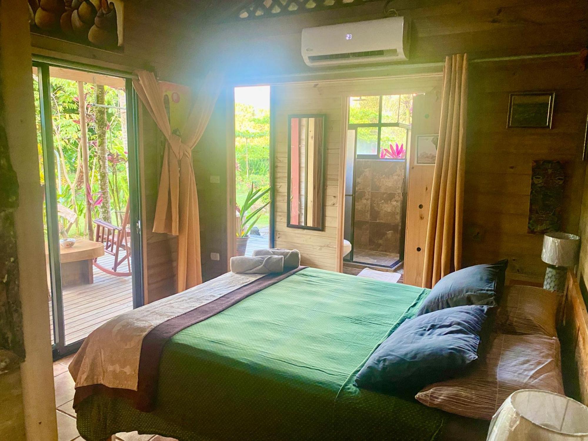 Uvita Oasis Retreat With Villa Cabins And Apartment المظهر الخارجي الصورة